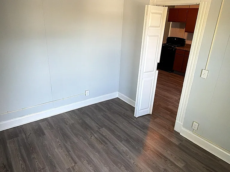 573 Howe Ave #1A — Photo 6