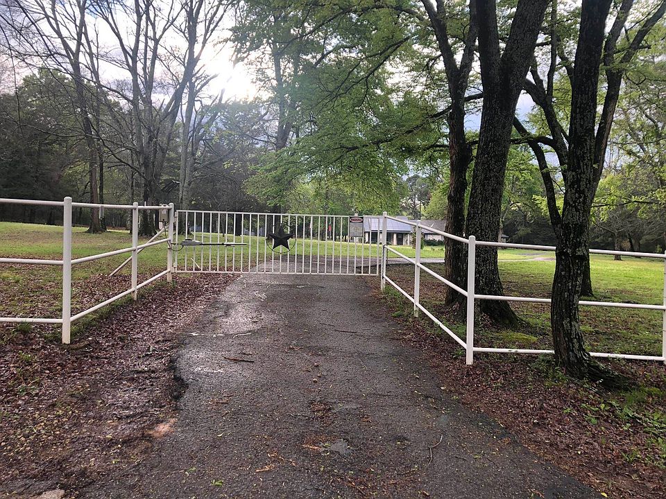 1st image of 690 County Road 4809