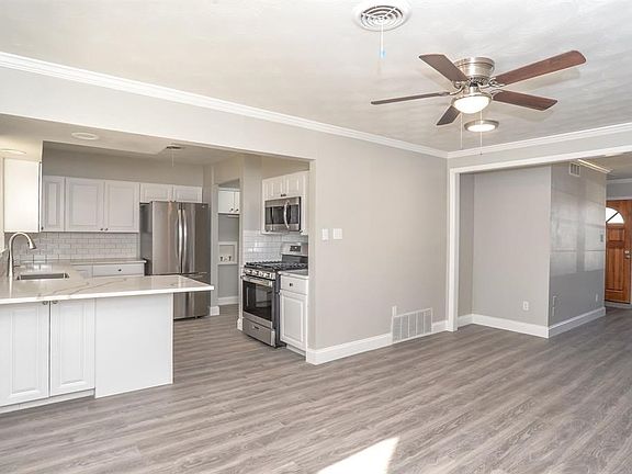 3rd image of 3130 Damascus Way