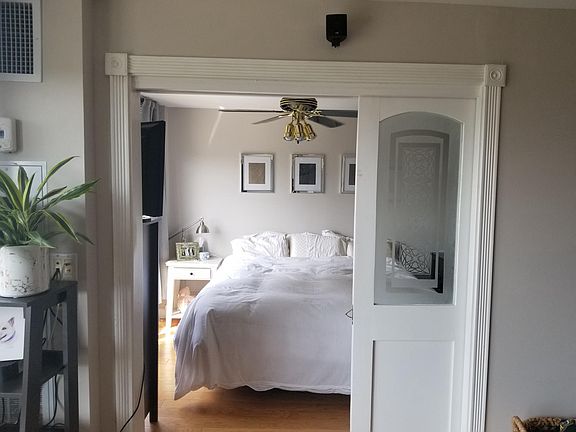 2nd image of 2020 N Lincoln Park West Pkwy #10J