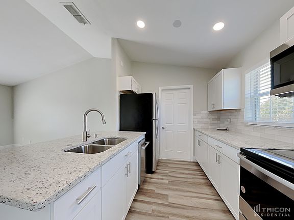 5th image of 363 Lake Eloise Pointe Dr