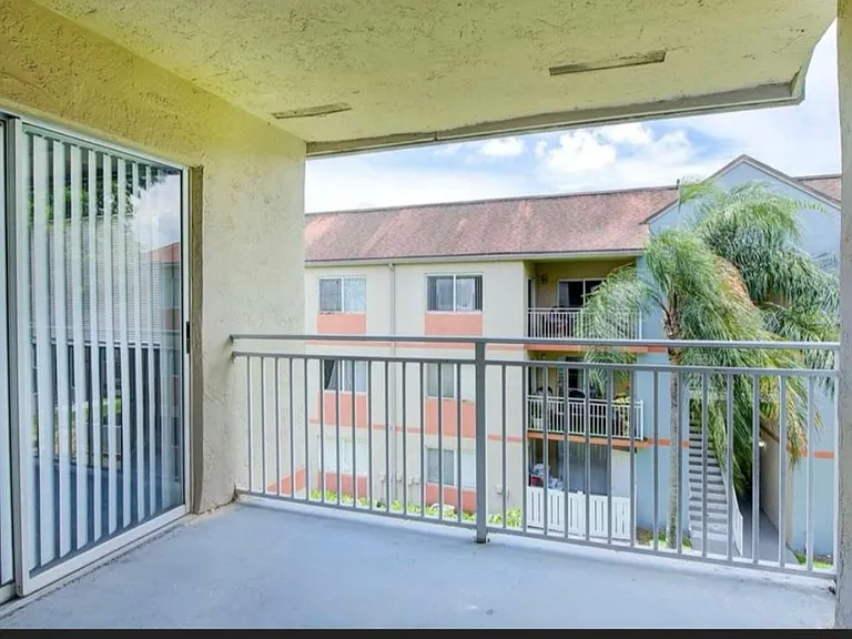 18840 NW 57th Ave #306 — Photo 11