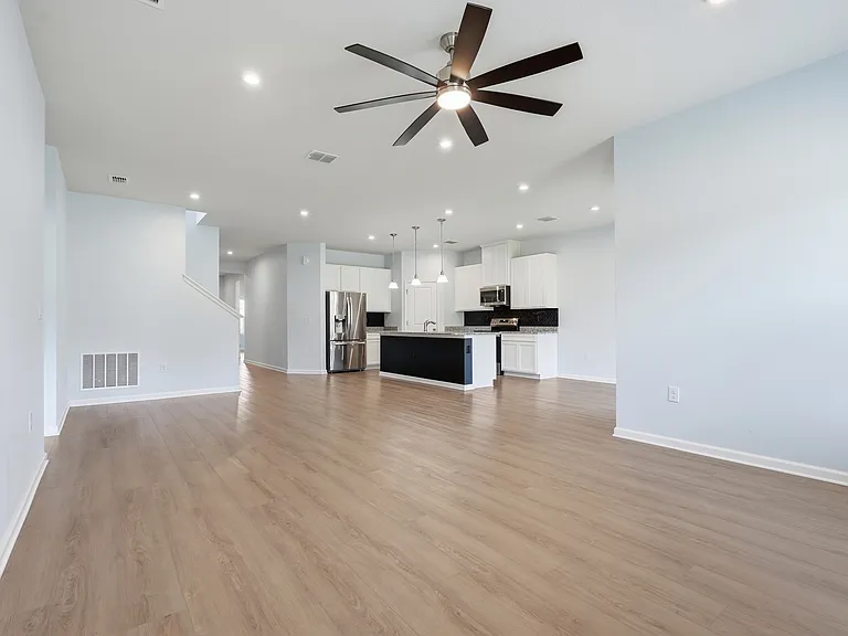 1210 Whispering Ln — Photo 12