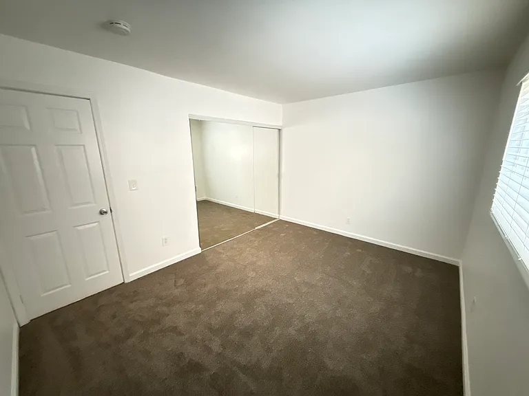 B Street Apartments — Photo 4