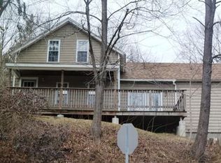 15 E Prospect St, Erving, MA 01344