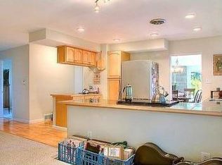 6426 Hampton Rd S, Seattle, WA 98118