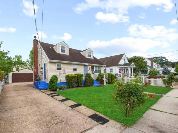 68 Shipherd Avenue, Lynbrook, NY 11563