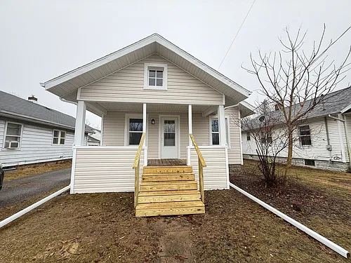 2307 W Main St Photo 1