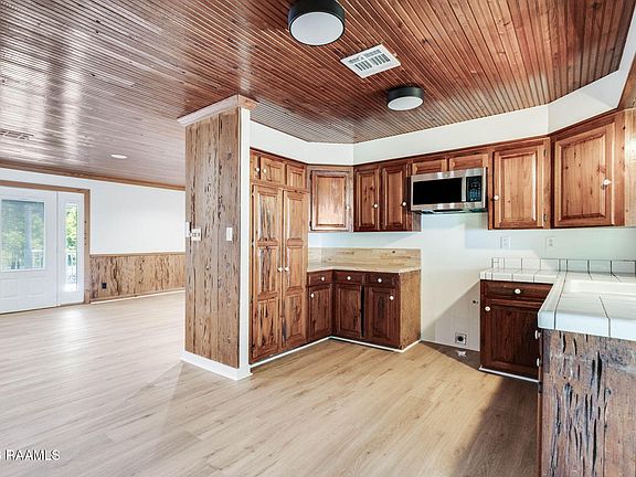 3rd image of 1257 Prairie Ronde Hwy