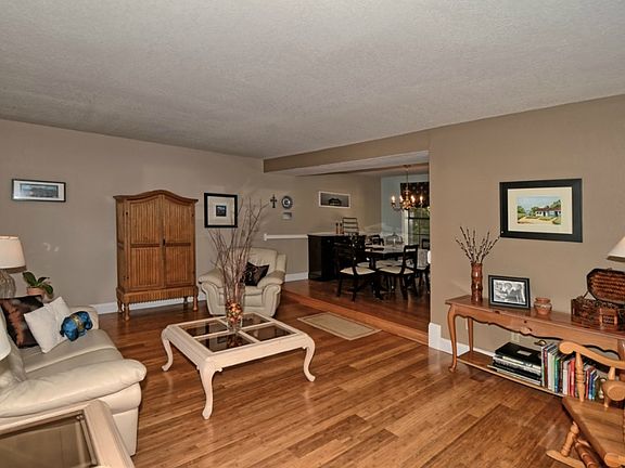 4th image of 2919 149th St SE