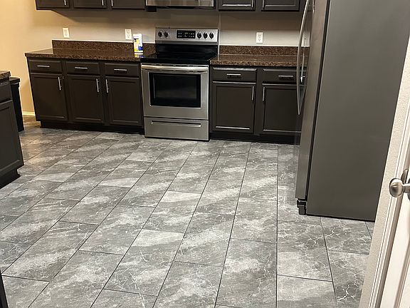 3rd image of 5508 Parkview Hills Ln