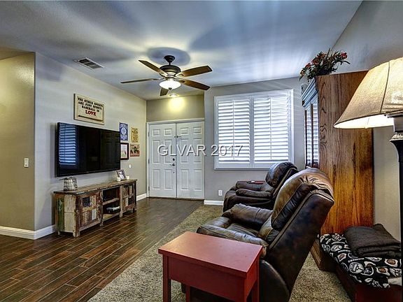 3rd image of 519 Clement Ct