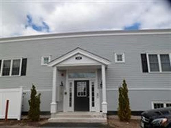2nd image of 339 Centre St APT 5