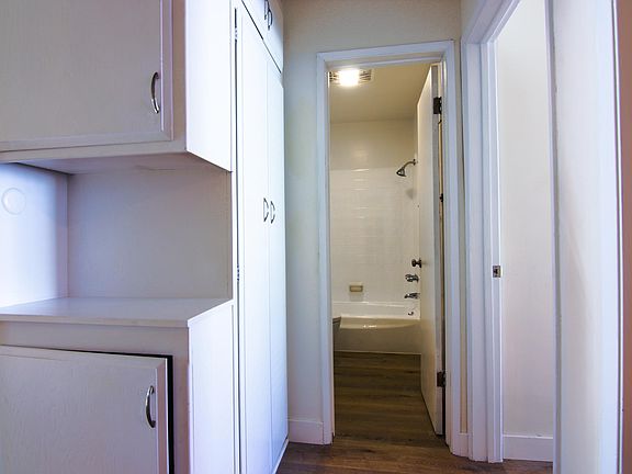 2nd image of 3500 Kelton Ave #6