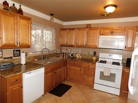 3rd image of 6908 Creekside Ln