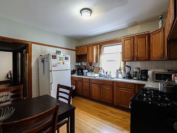 4th image of 3849 N Sawyer Ave
