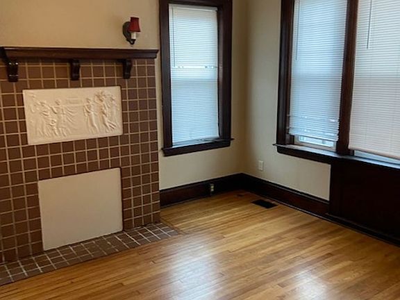 3rd image of 215 11th St #215-1B