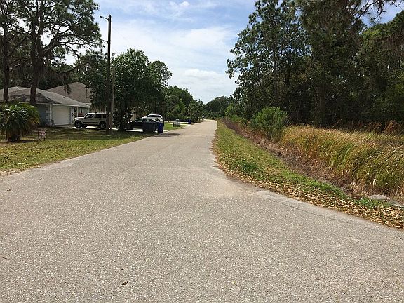 2nd image of 1009 Lake Carrie Dr