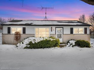 26529 Willow Cv, Woodhaven, MI 48183