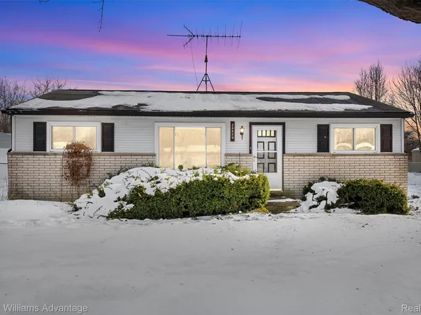 26529 Willow Cv, Woodhaven, MI 48183