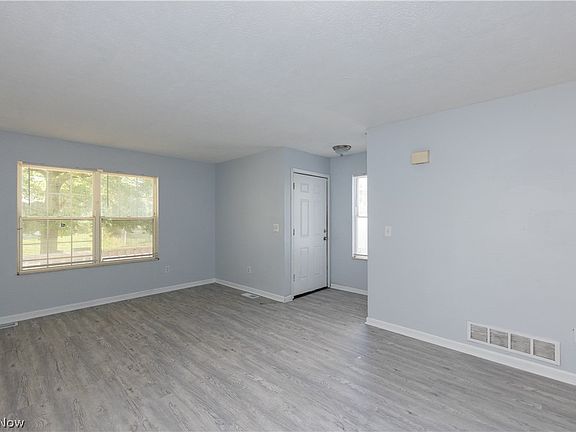 4th image of 9323 Pratt Ave