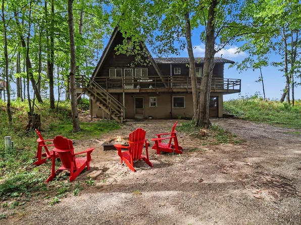 4712 W Fox Farm Rd, Manistee, MI 49660