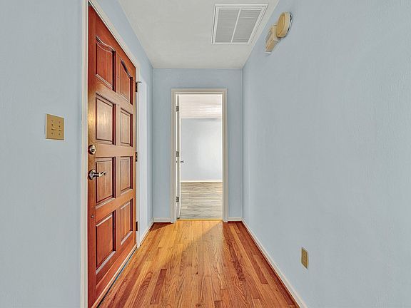 2nd image of 3341 Nemmo Rd