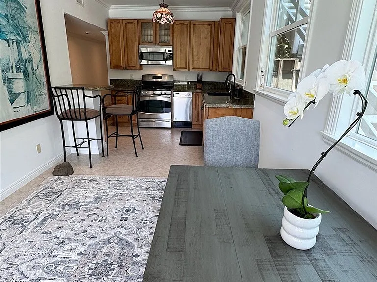 180 High Dr #B — Photo 15