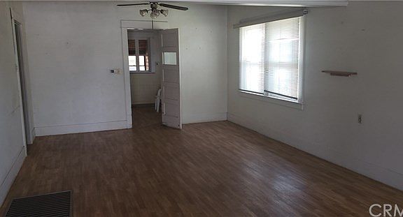 4th image of 1095 W Congress St