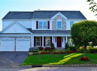 3 Parklands Ct, Mount Sinai, NY 11766