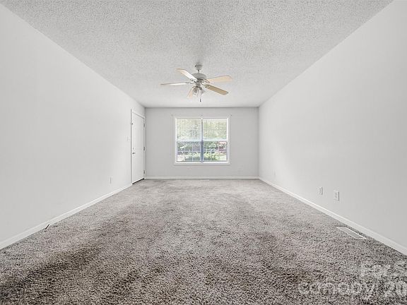 5th image of 800 Horseshoe Lake Rd