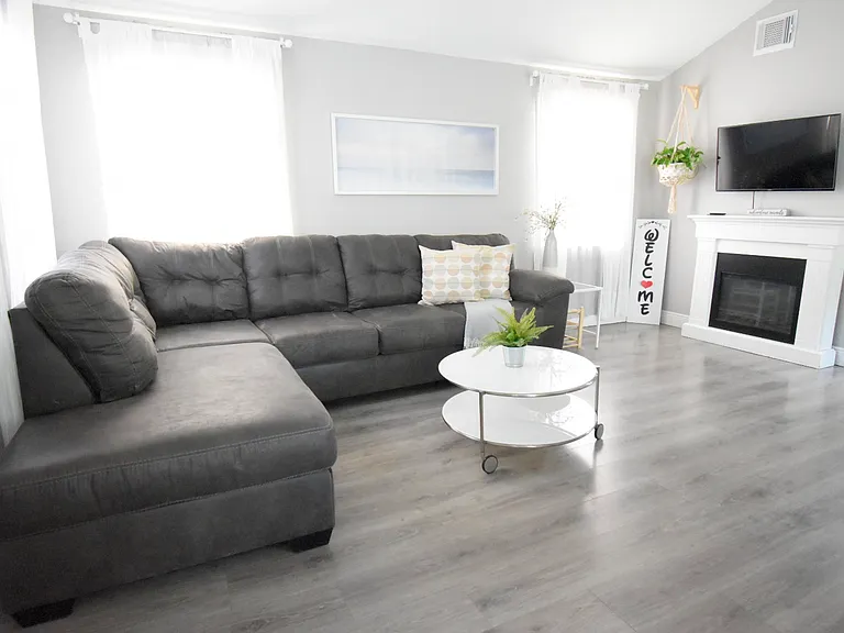 221 Cypress St — Photo 3