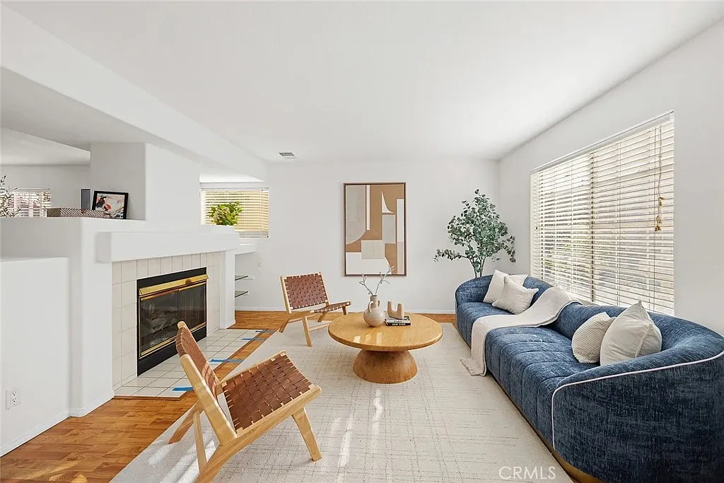 4 bed, 2.5 bath, 1725 sqft, $4,600 — Photo 4