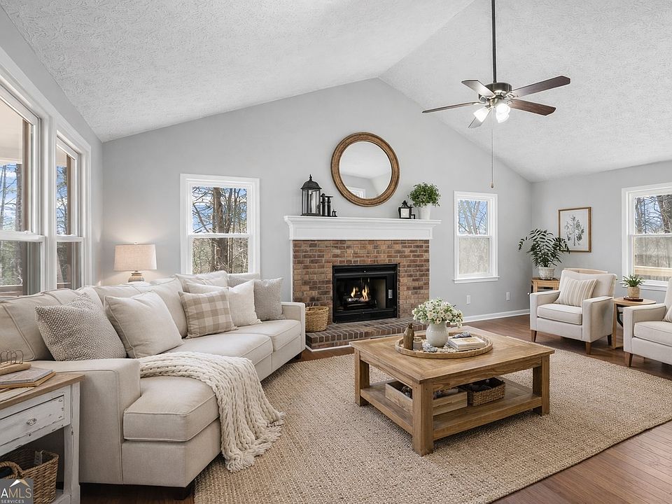 1st image of 11 Ridgeview Dr SE