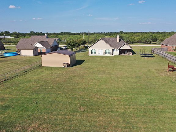 5th image of 141 SE County Road 3010