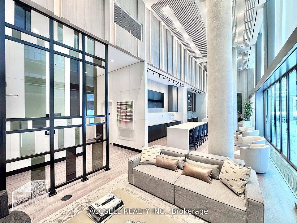 1st image of 185 Millway Ave #W2101
