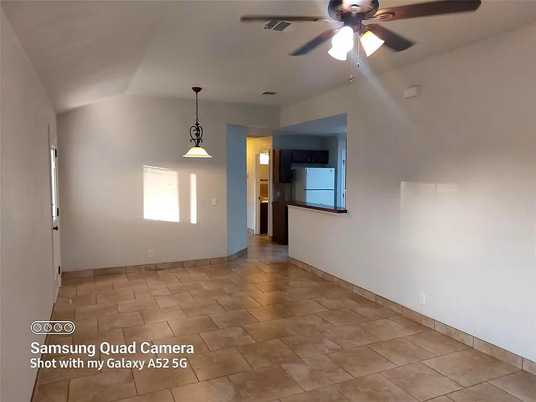2503 Oak Ln — Photo 4