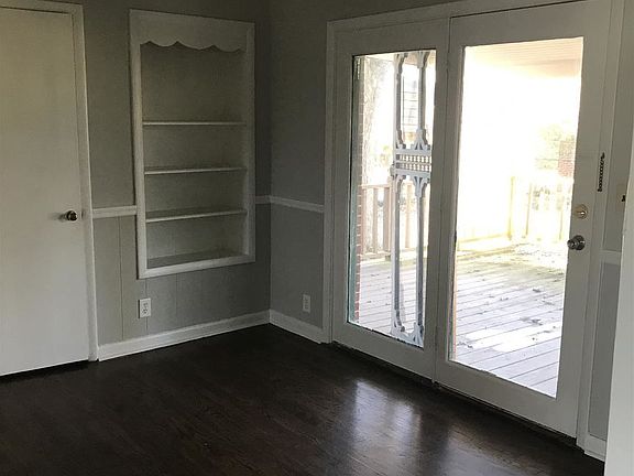 4th image of 204 Marston St