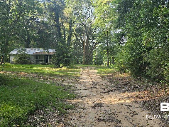 3rd image of 15616 Dogwood Rd