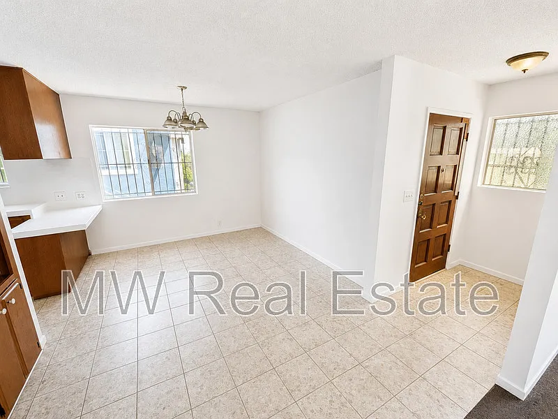 3 bed, 2.0 bath, 1200 sqft, $3,300 — Photo 3