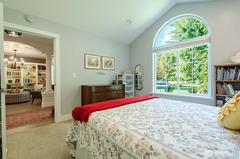 3rd image of 1711 Main Street
