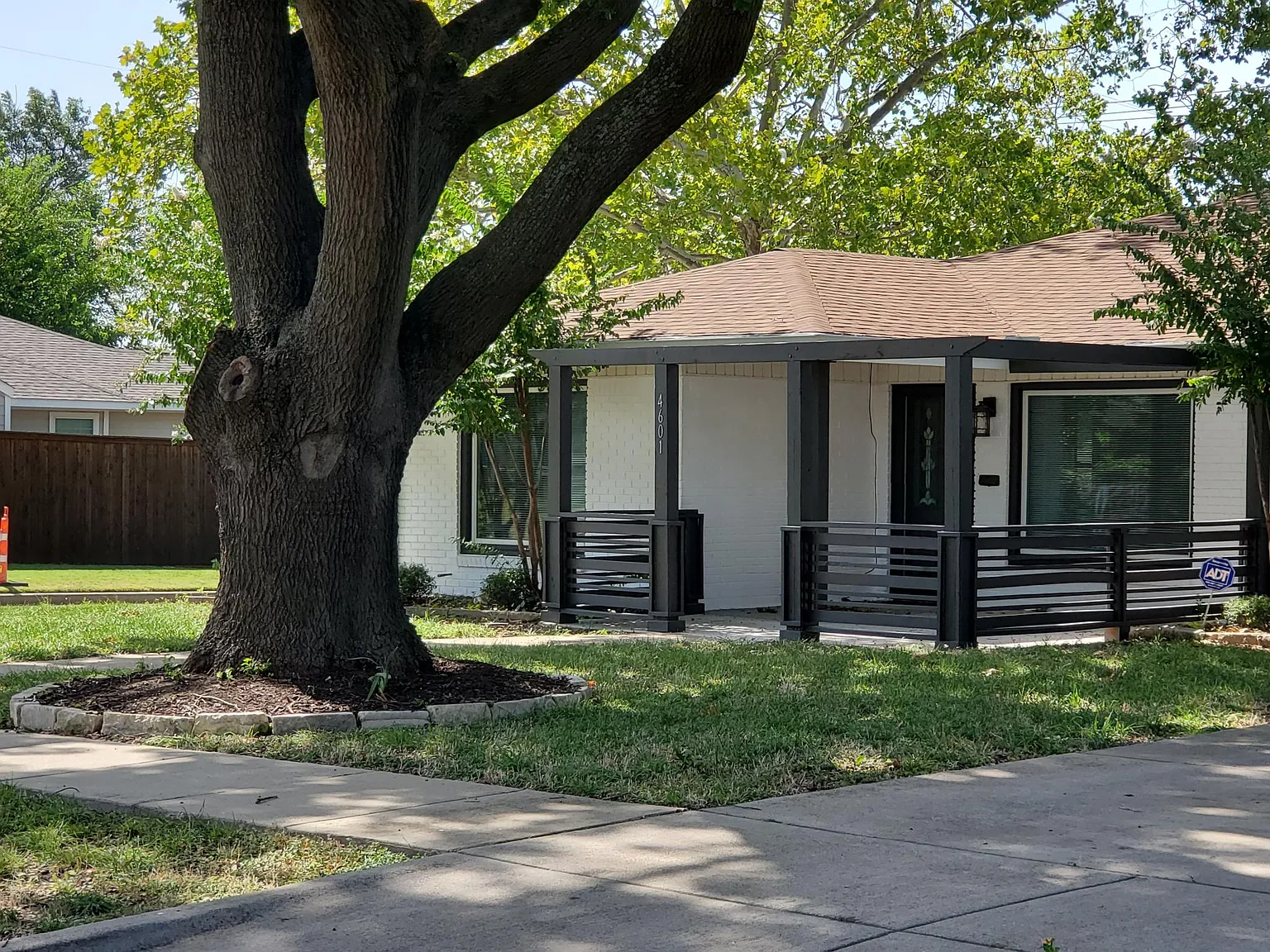 4601 Birchman Ave — Photo 1