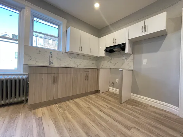 319 Summit Ave #8E, Jersey City, NJ 07306