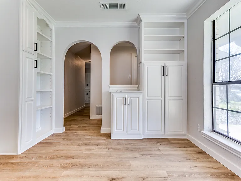 1821 Travis St — Photo 6