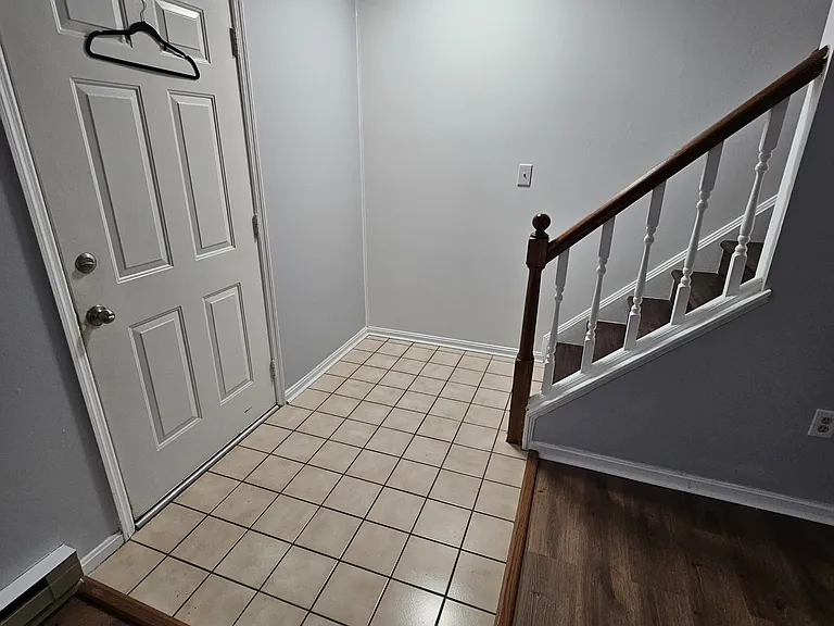 450 Garland Cir — Photo 3
