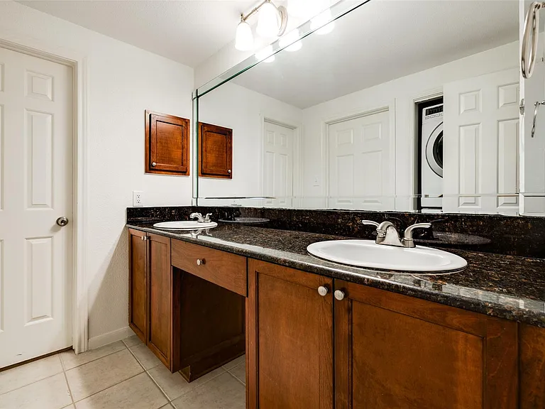 2255 Braeswood Park Dr #294 — Photo 16