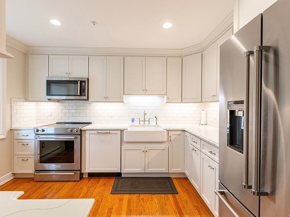 Snug Harbor 137 Harbor Rd S Amityville NY Zillow