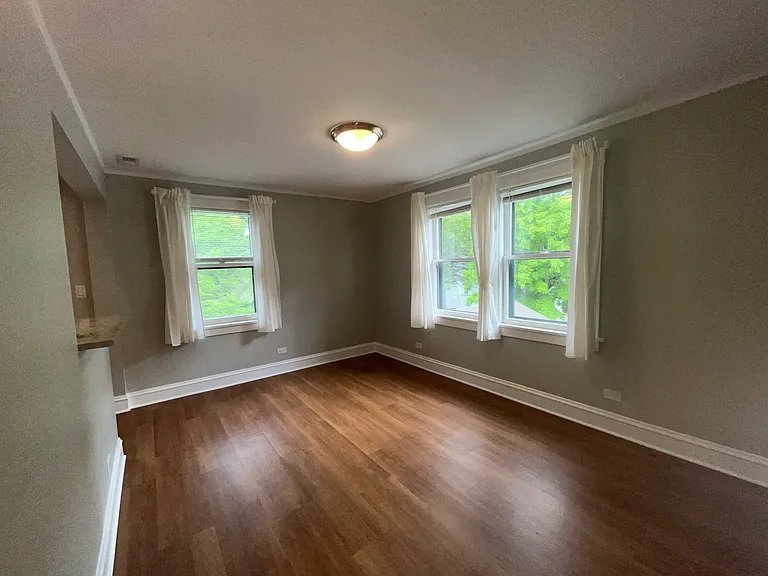 living room/dining room