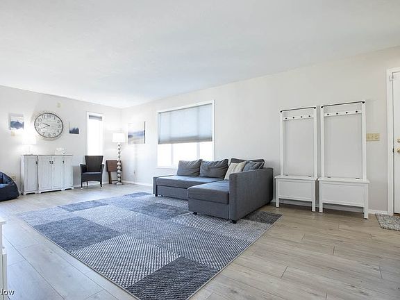 5th image of 705 McRoberts Ave