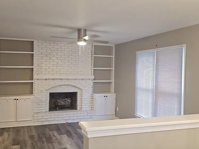 809 NE 74th St — Photo 1